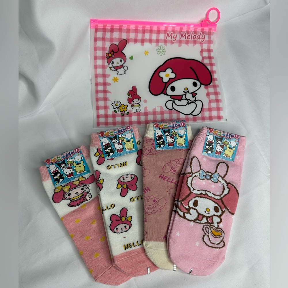Sanrio My Melody Comfortable And Versatile Women's Short 4 Socks Bundle - Picture 8 of 8